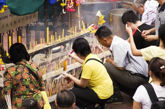 Street worship in Bangkok