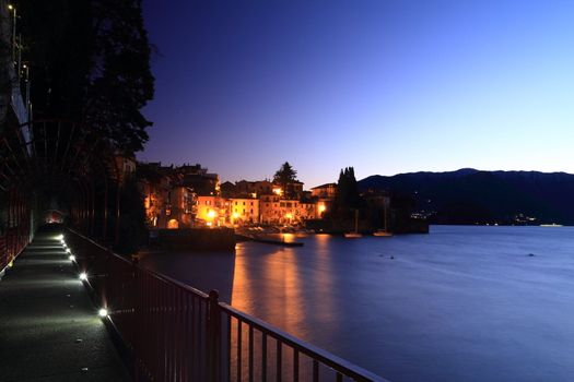 Como Lake (Varenna), walking at night