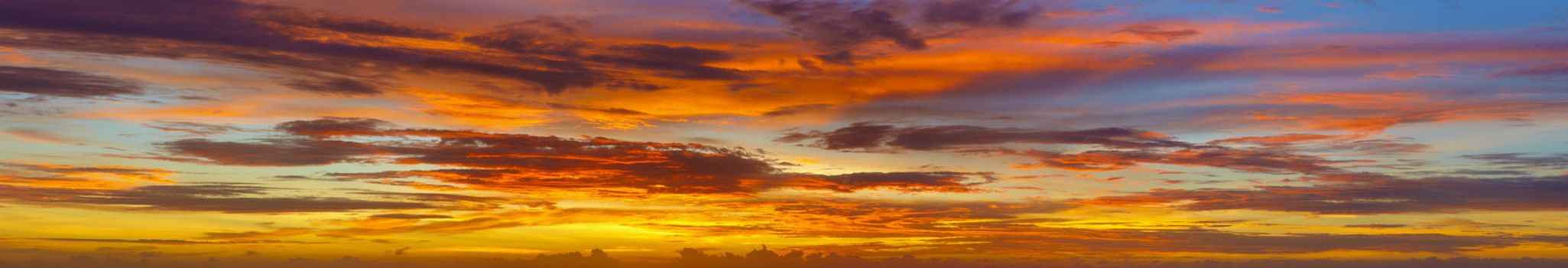 Panoramic photos of natural sky above the ocean at sunset - Thailand