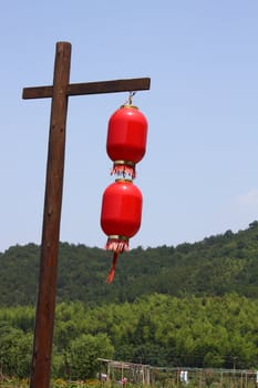 Chinese traditional festival must hang of red lantern