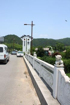 A bridge on the stone lions guardrail