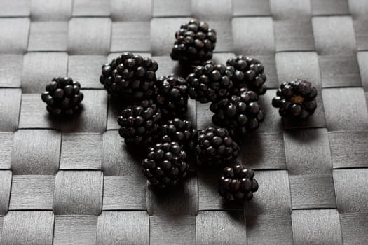 A bunch of healthy blackberries