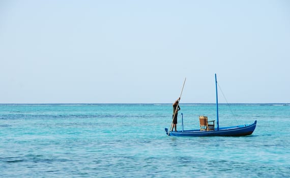 photo of a typical boat on Maldivian Island