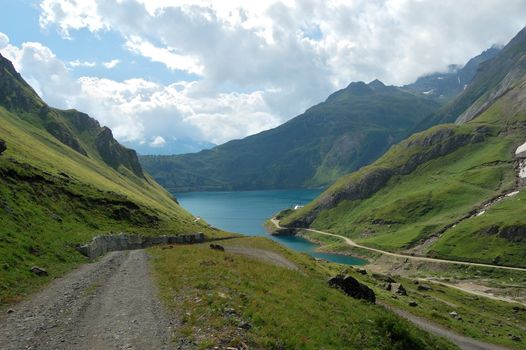 the path to the lake (Morasco, Italy)