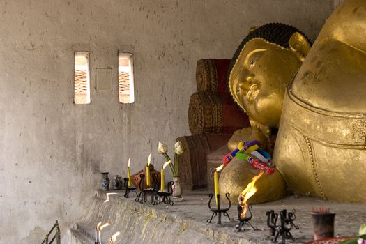 Reclining buddha in Chedi Luang temple, Chiang Mai