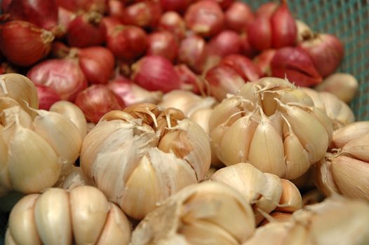 closeup shot of garlic inside basket that used for cooking