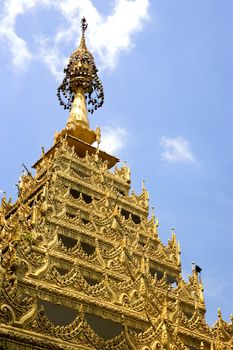 Image of a centuries old Burmese Buddhist temple.