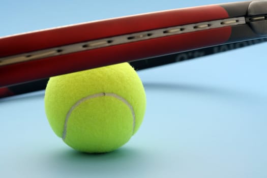 Tennis ball and tennis racquet