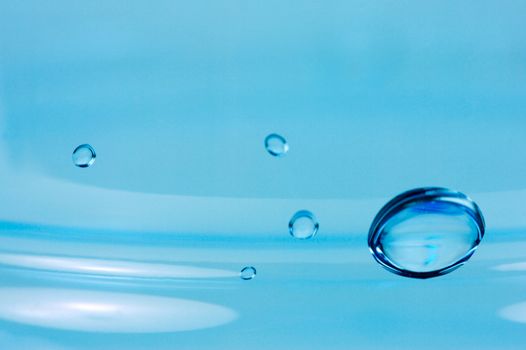 Water droplets on the surface of a bottle of bottled water