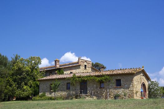 typical tuscan house