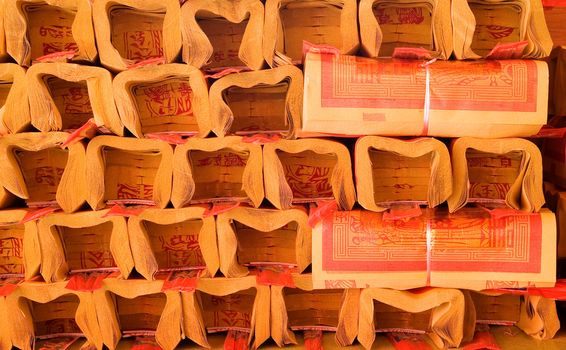 Here are Chinese traditional object called "ghost money ".