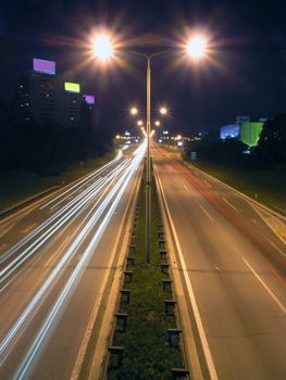 Road by night, trafic, long exposition, light lines, nightshot