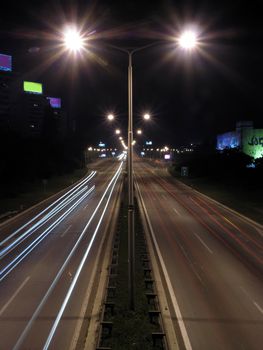 Road by night, trafic, long exposition, light lines, nightshot