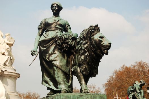 Queen Victoria's Memorial outside Buckingham Palace, Londok, England.