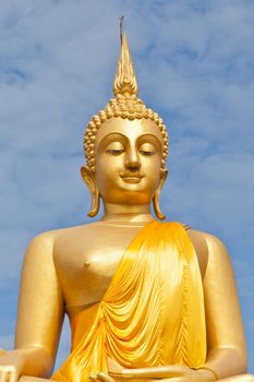 Big Golden Buddha statue in Thaland temple