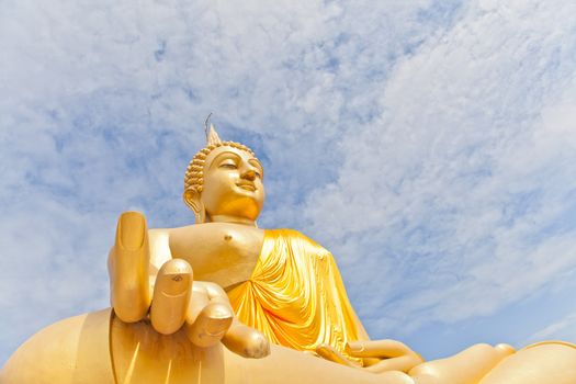 Big Golden Buddha statue in Thaland temple