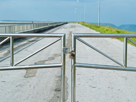 No passing double Lock for security of road