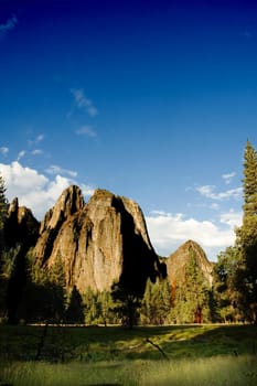 summertime view across Yosemite valley towards the Weat