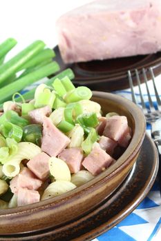 Munich ham pasta with green onions and boiled ham