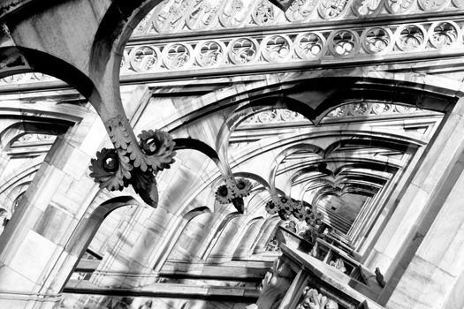 arches on the cupola of Milan's cathedral
