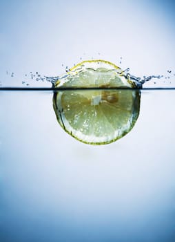 lemon in water