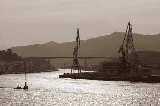 image of the estuary of Bilbao, old and heavy industry