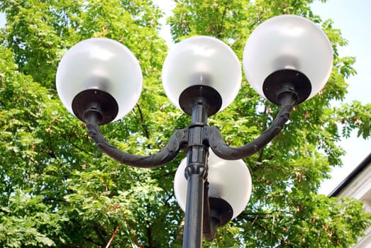 Street Lantern of four Bulbs