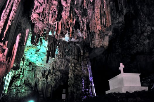 Underground: Impressive Melidoni cave in Crete, Greece