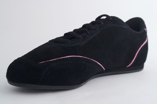 black gym shoes