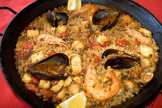 paella spanish food