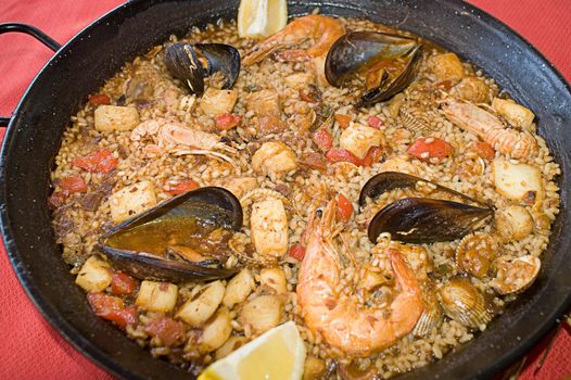 paella spanish food