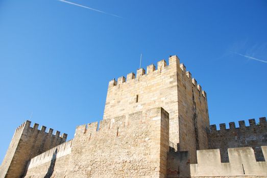 famous castle in Lisbon built on the II Century BC