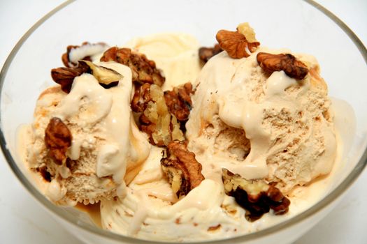 nuts ice cream with nuts