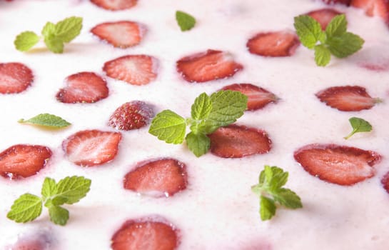 strawberry cream cake with yoghurt