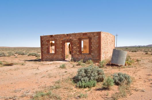 old ruins of a house in the hot australian desert