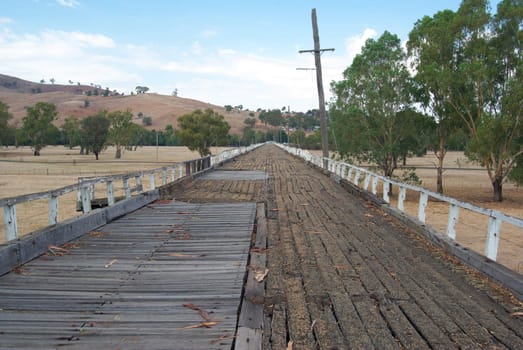 the old wooden road bridge to gundagai