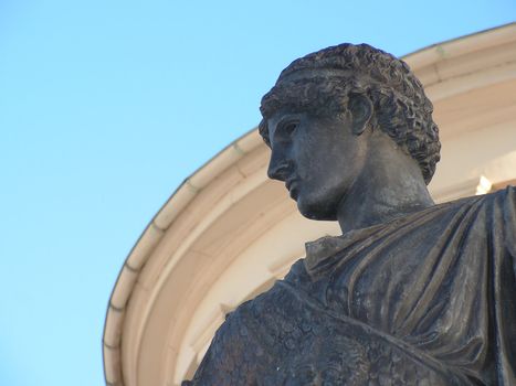 Statue in the park in Bonn / on background of museum building