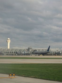 Airplanes and airports 