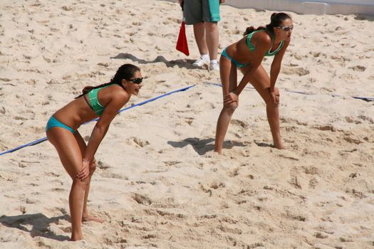 Maria Clara Salgado and Carolina Salgado waiting the service on the SWATCH FIVB Beach Volley World Tour 2008, at Barcelona. Match against german team Banck-Günther.