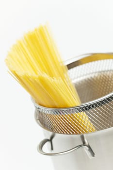 spaghetti in pot