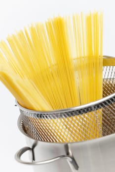 spaghetti in pot