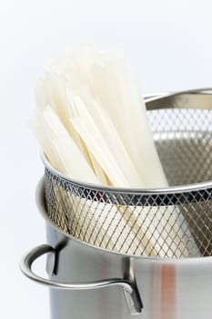 rice noodles in pot