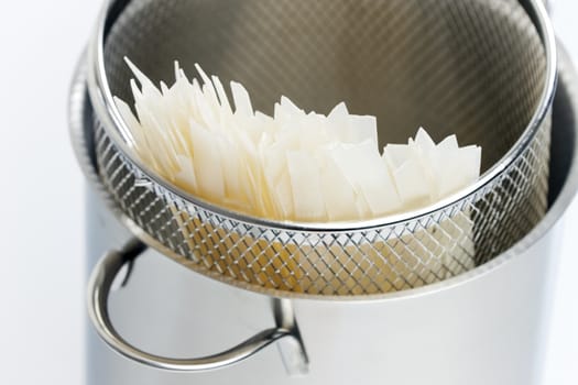 rice noodles in pot