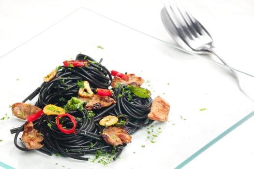 sepia spaghetti with turkey meat and chilli