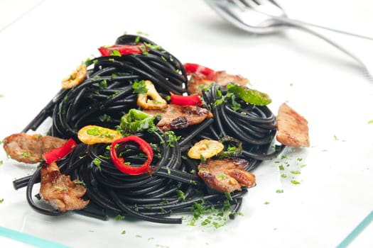 sepia spaghetti with turkey meat and chilli