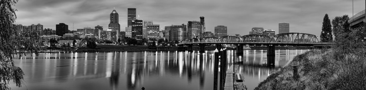 View of Portland, Oregon overlooking the willamette river.