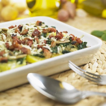 baked potatoes with spinach, mushroom, bacon and blue cheese