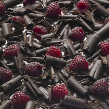raspberries with chocolate