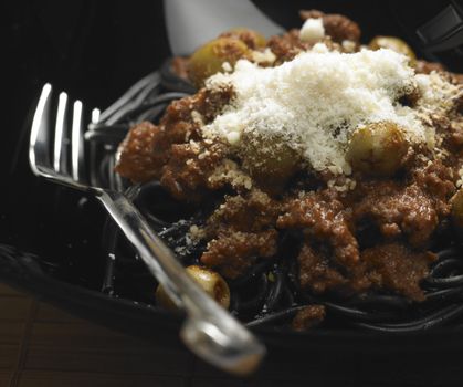 spaghetti with mixture of minced meat
