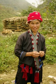 Femme ethnie Dao rouge de la region de Sapa